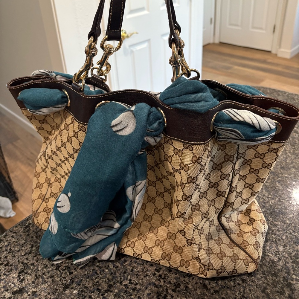 Gucci Brown Tote Bag with Woven Texture